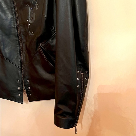 Harley-Davidson Black Women's Leather Jacket with Rhinestones Embellishments. - Picture 9 of 11